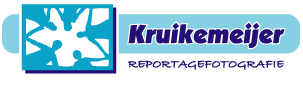 Rechthoekige afbeelding van personen op een fotoafdruk